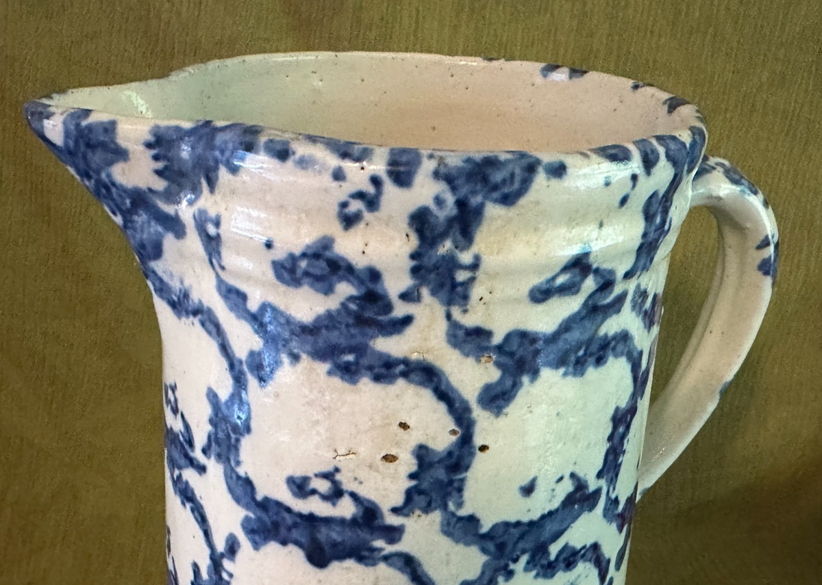 Antique Blue & White Stoneware Strong Example: CHAINLINK Spongeware Pitcher7
