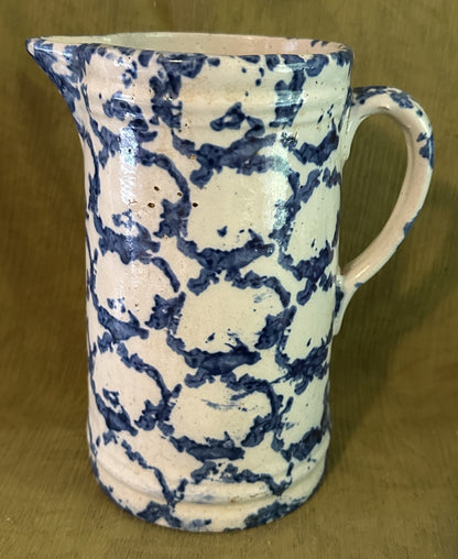 Antique Blue & White Stoneware Strong Example: CHAINLINK Spongeware Pitcher0